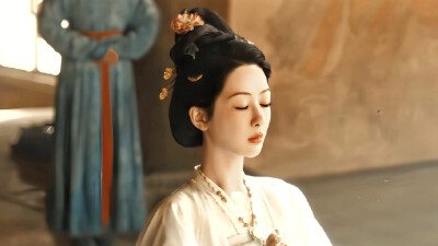 《锦绣芳华》何惟芳（杨紫饰）