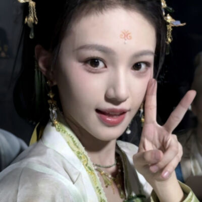 岳小凝