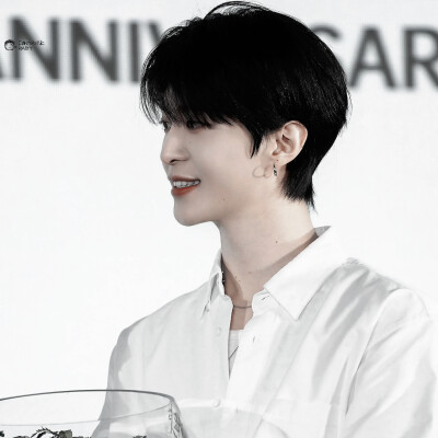 范丞丞
cr. Fantasticbaby丨范丞丞
