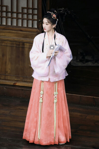 表妹万福 甄嘉芙