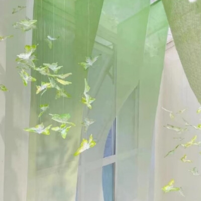 小楼昨夜又东风