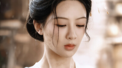 《锦绣芳华》何惟芳（杨紫饰）