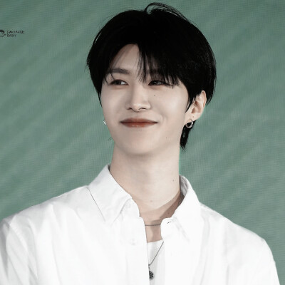 范丞丞
cr. Fantasticbaby丨范丞丞
