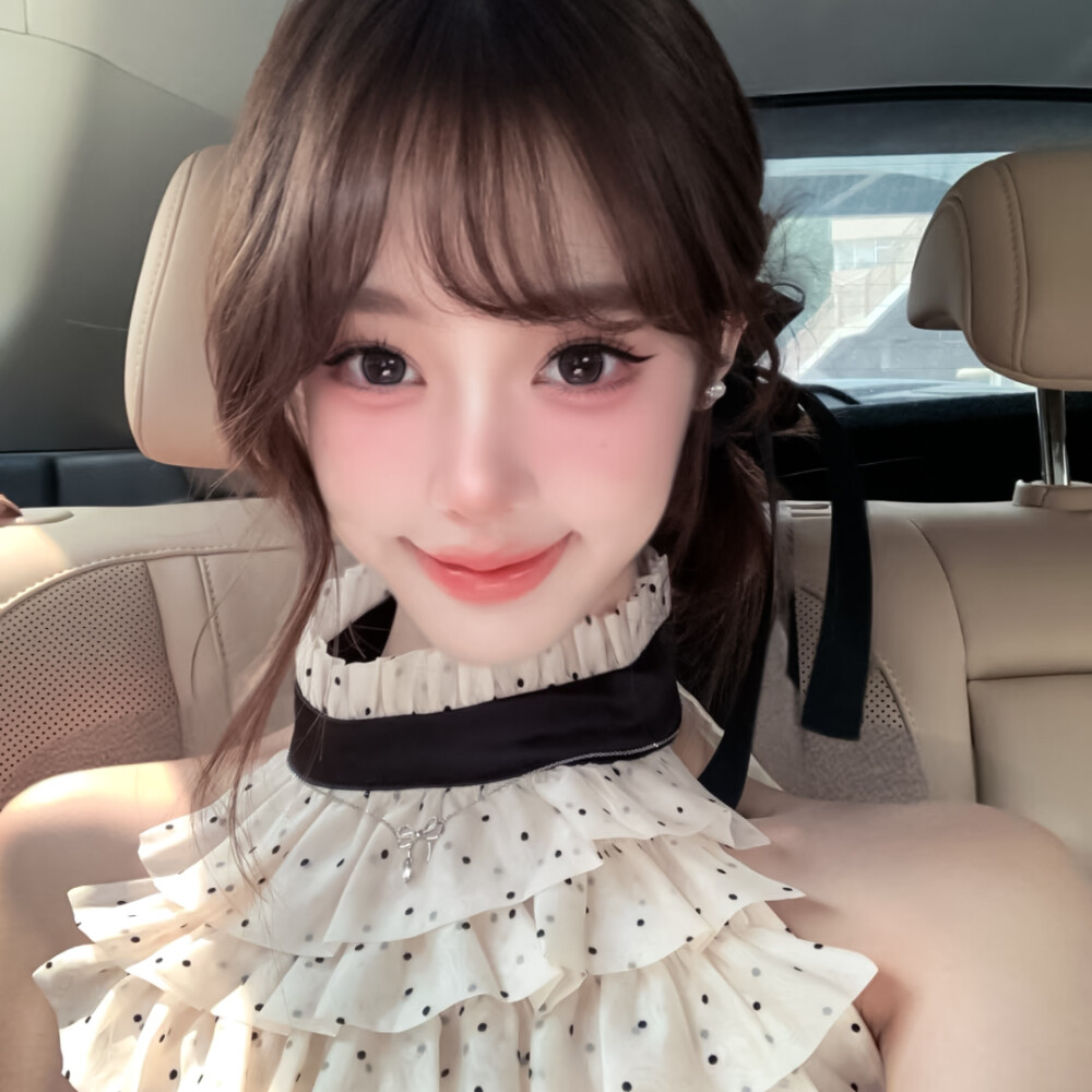 “Love me little and love me long.”
：女头