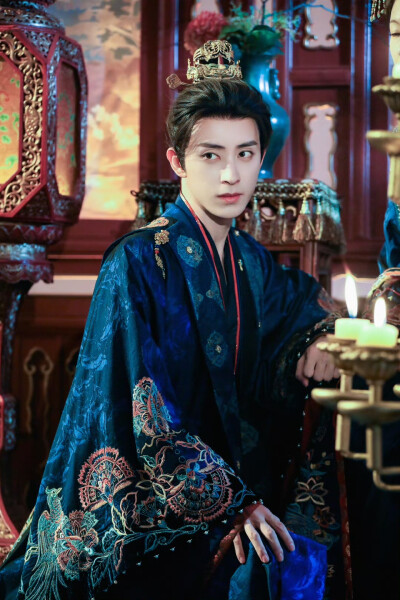 敖瑞鹏头像壁纸