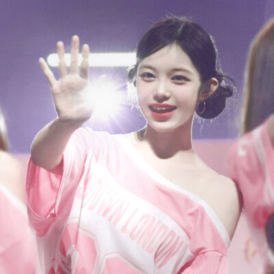 
你的眼睛 比海辽阔