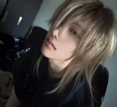 (๑>ᴗ<๑)