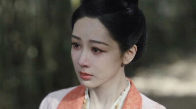 《锦绣芳华》何惟芳（杨紫饰）