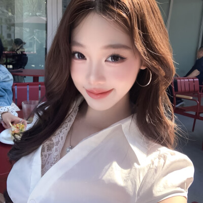 “Every time I see you, I fall in love all over again.”
：女头