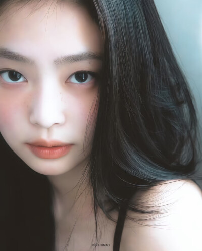 甄妮
