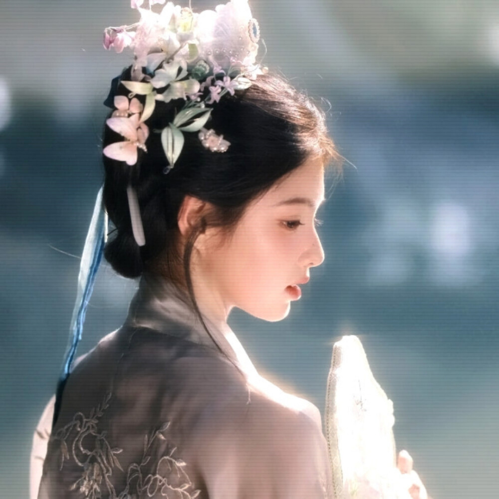 雨伞柄挂着未融化的雪、我们中间隔着叹息的雾