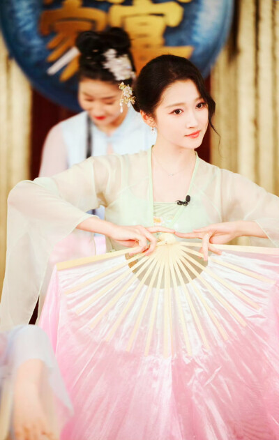 关晓彤
