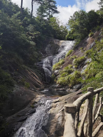 诡秘们爬山去了 明天来补数据（请看风景图！）