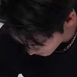 黑衣人吧大概是