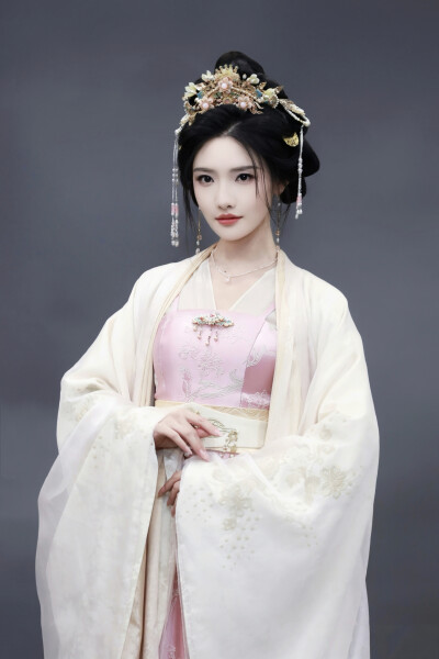 守寡居然怀了皇帝的崽