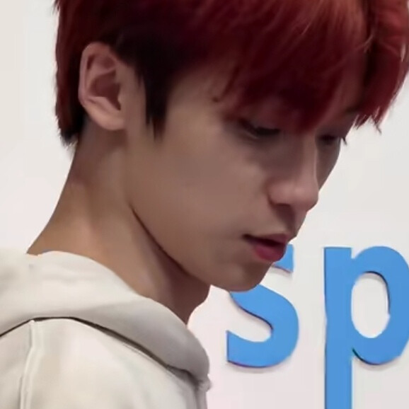 你的眼睛总是亮亮的