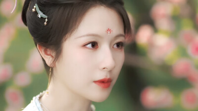 《朝雪录》秦莞（李兰迪饰）