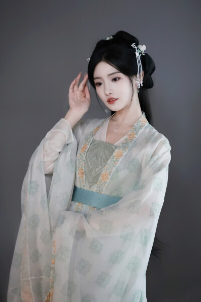 守寡居然怀了皇帝的崽
