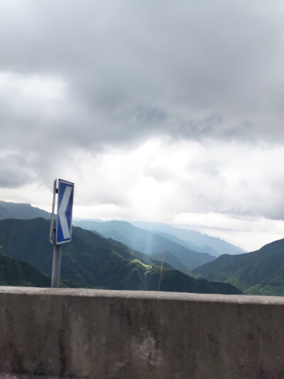 诡秘们爬山去了 明天来补数据（请看风景图！）