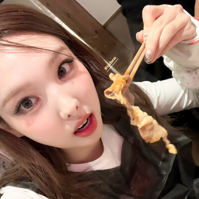 大吃一口(•؎ •)