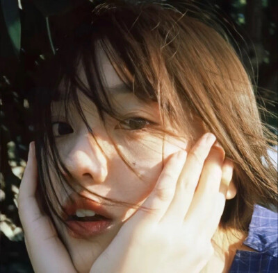 明媚 小众 特别 头像 背景 套图 女生