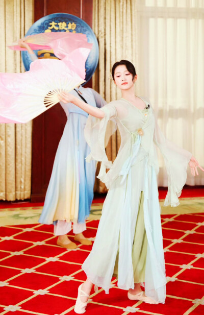 关晓彤