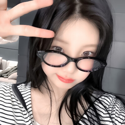 李沅禧wonhee
cr.39xiu