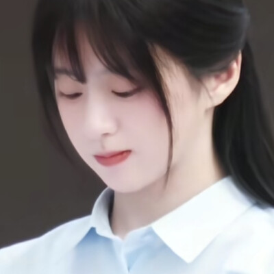 戳戳脸颊肉