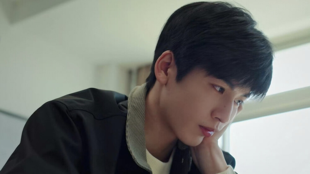 《樱桃琥珀》蒋峤西（张凌赫饰）