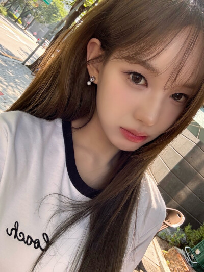 IZNA 柳莎朗
