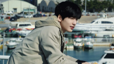 《樱桃琥珀》蒋峤西（张凌赫饰）