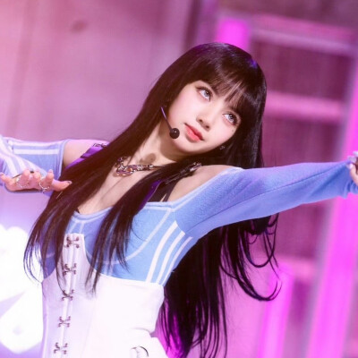 Lisa可二改套图
(改完记得踢我)