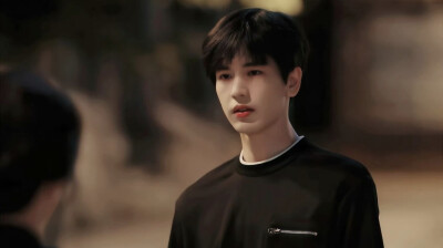 《樱桃琥珀》蒋峤西（张凌赫饰）