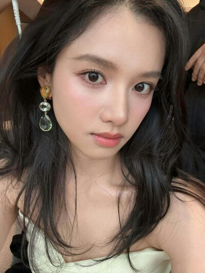 张婧仪