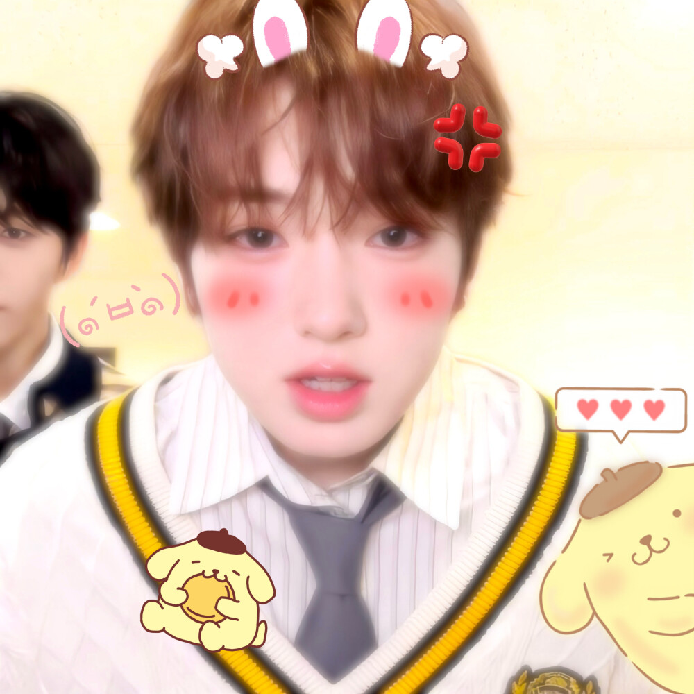 ： 家人们 我和乌萨奇我俩谁更萌？
