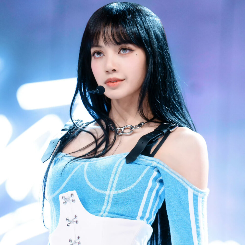 Lisa可二改套图
(改完记得踢我)