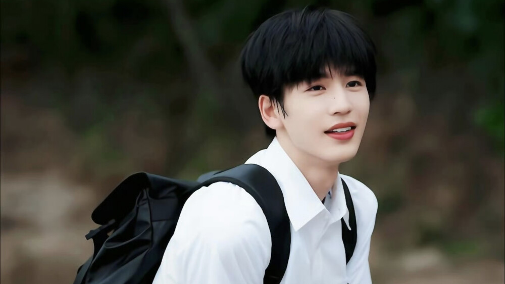 《樱桃琥珀》蒋峤西（张凌赫饰）