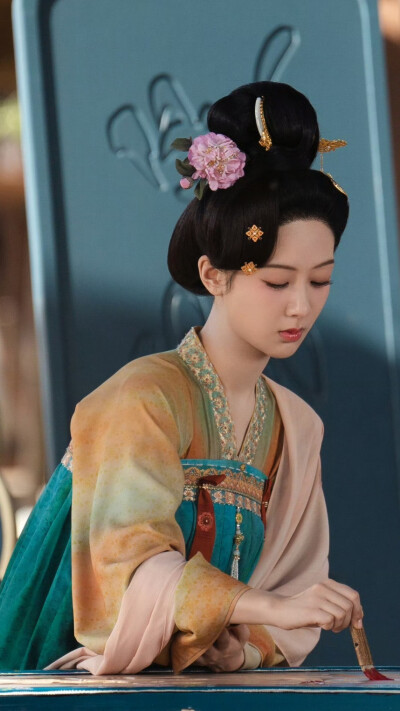 锦绣芳华 何惟芳 杨紫