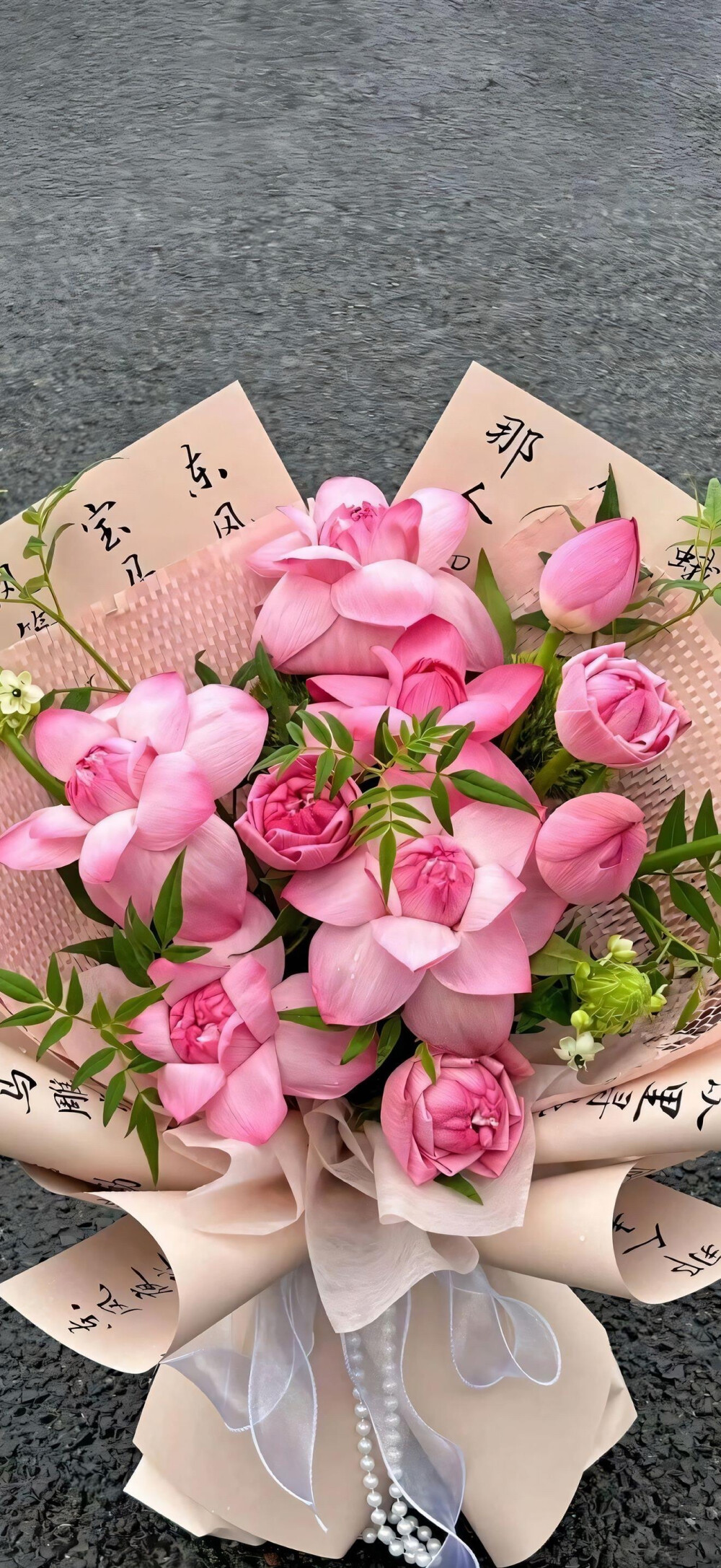 “把好运藏在花里，愿它能为你带来幸运与欢愉” ​​​