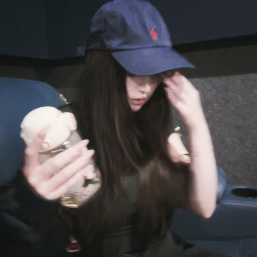 风格女头
二传头像注明出处