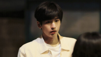 《樱桃琥珀》蒋峤西（张凌赫饰）