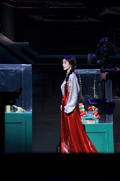 鞠婧祎