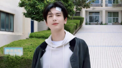 《樱桃琥珀》蒋峤西（张凌赫饰）