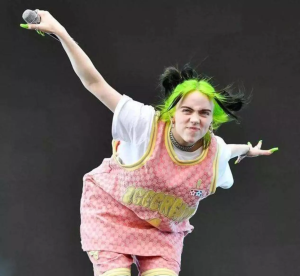 【碧梨 】
经典荧光绿挑染 皮肤1️⃣