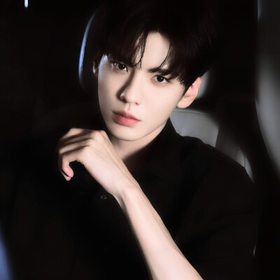 大家都来看深情眼