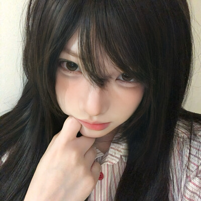 女