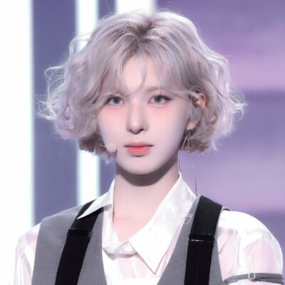 Medieval sculpture—"中世纪雕塑"+