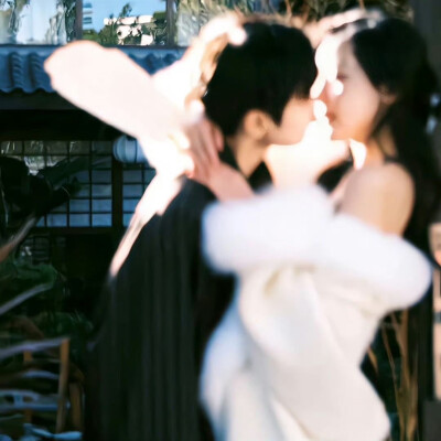 所爱隔山海 山海不可平。