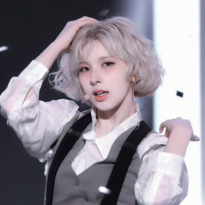 Medieval sculpture—"中世纪雕塑"+