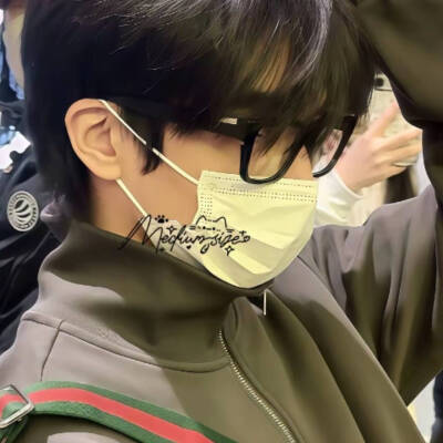 山河万里执枪肆意笑纳